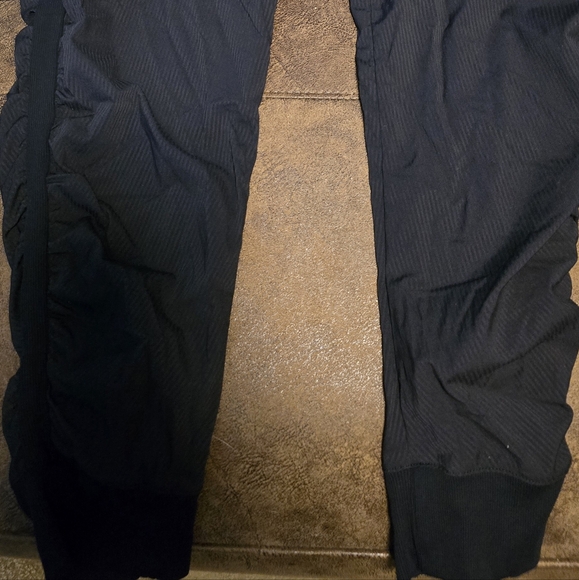 Lululemon - Picture 5 of 5